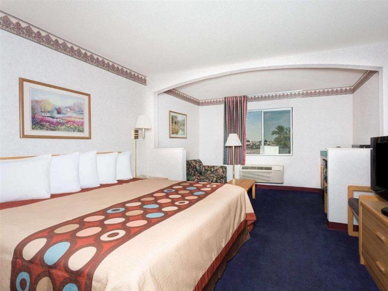 Days Inn By Wyndham Phoenix West מראה חיצוני תמונה